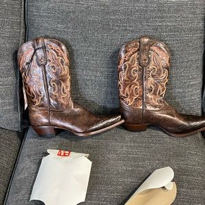 Tony Lama boots with tags still attached size 9 1/2, pointed toe